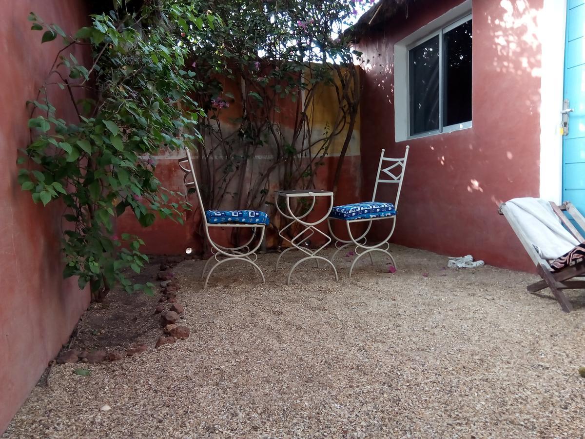 Hôtel Joal Lodge Extérieur photo